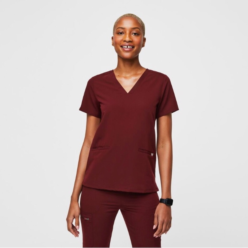 Figs scrub top. Burgundy. Two pockets.
